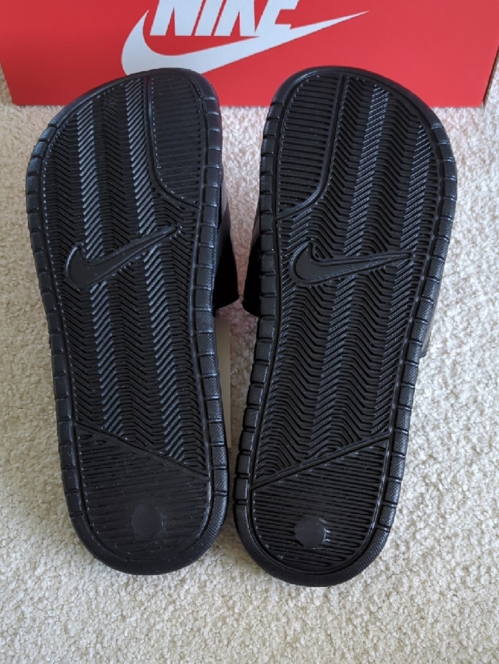 Nike Black Slide Sandals with Pink Swoosh - Picture 5 of 9